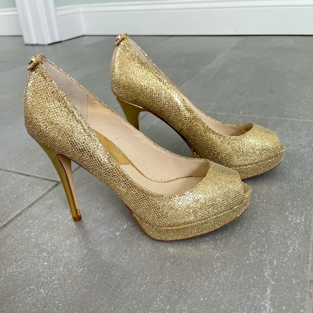 NWOT MICHAEL Michael Kors Gold York Platform Heels